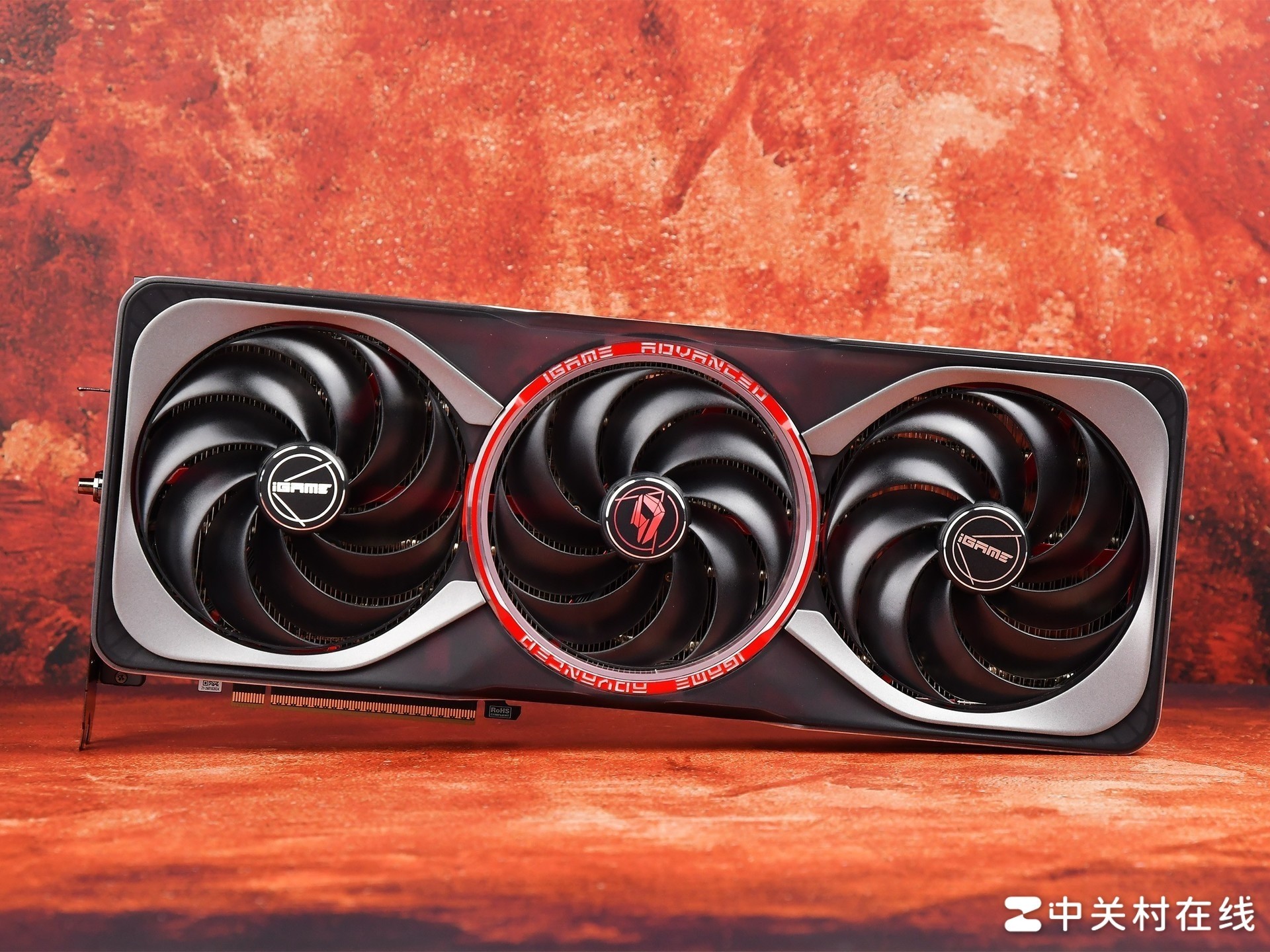 英特尔酷睿Ultra 7 270K PLUS处理器首测：不换接口 性能比肩285K